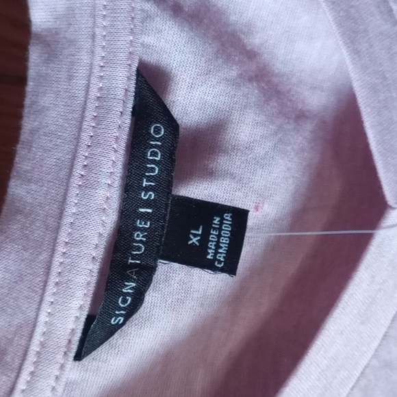 Pink shirt - Picture 2 of 3